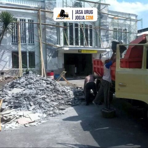 Jasa Buang Puing dan Tanah