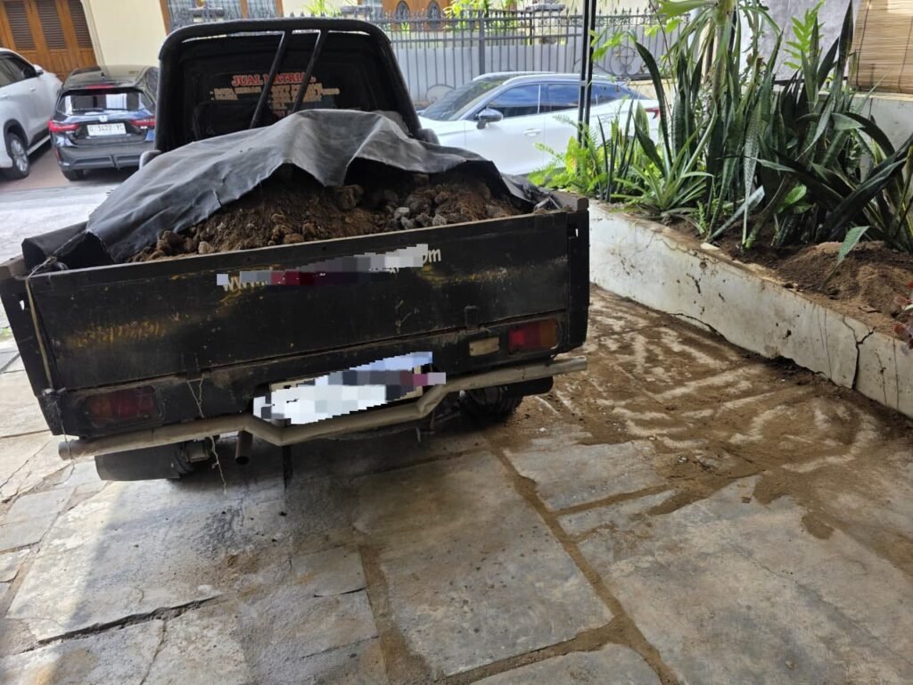 Urug Tanah Armada Pickup