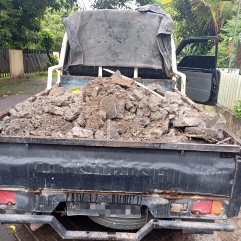 Urug Puing Armada Pickup